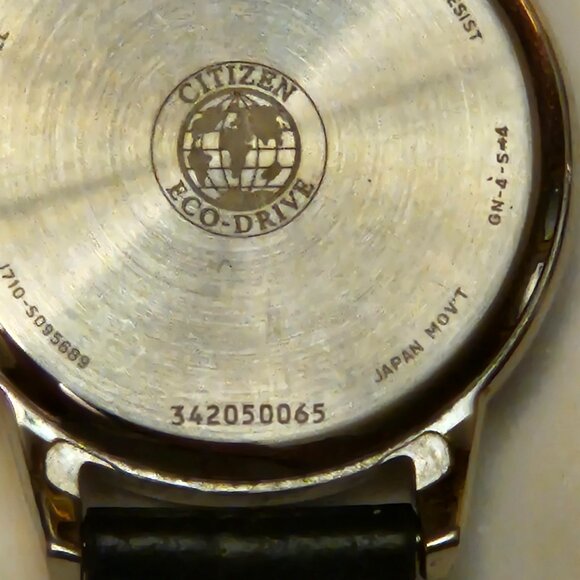 Beautiful Citizen Eco-Drive women's watch, which means it's powered by light - Picture 10 of 15